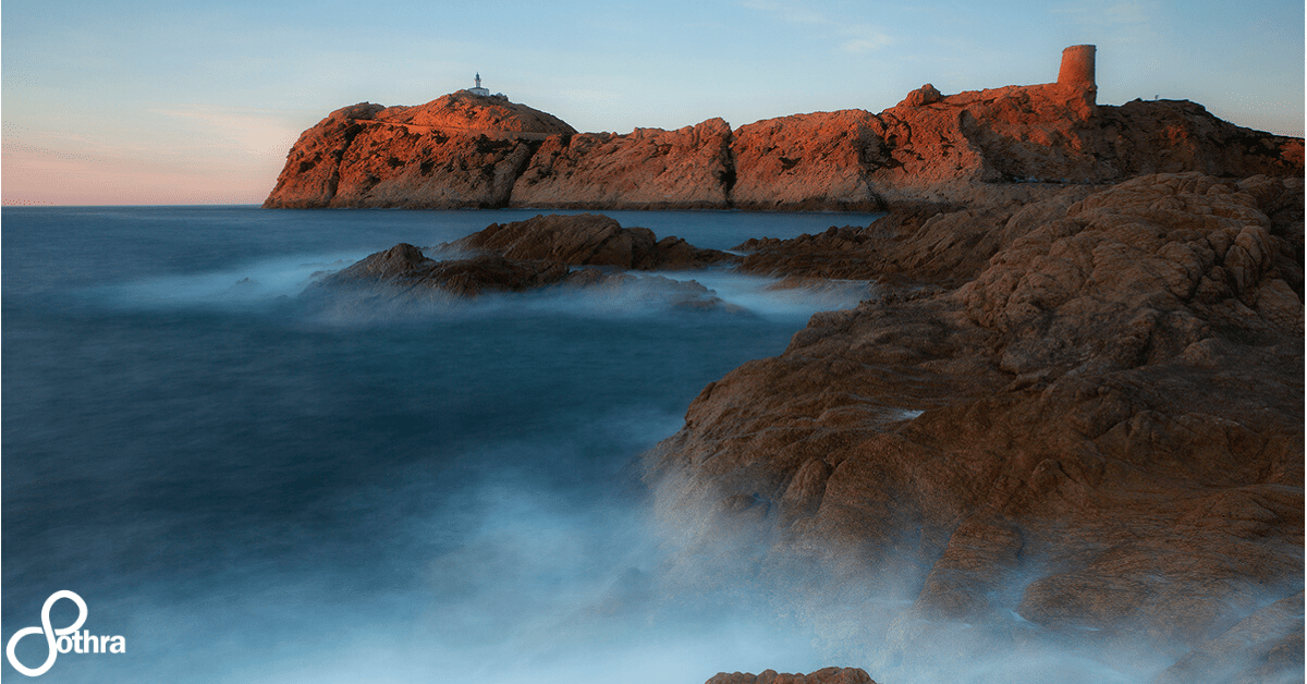 Corsica: lo splendore rosso delle isole Sanguinarie