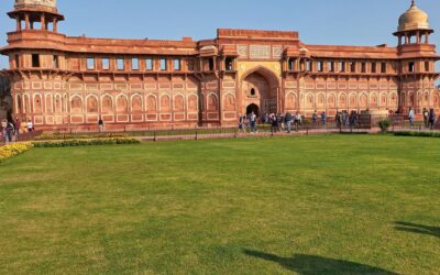 Il forte rosso di Agra, architettura Moghul dell’India